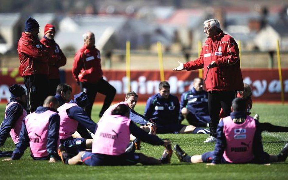 Marcello Lippi wśród piłkarzy reprezentacji Włoch
