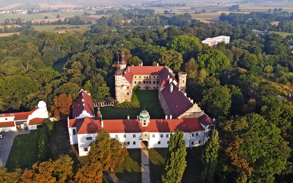 Zamek na Winiarach w Głogówku. Czy rezydencja, która powstawała i była przebudowywana przez kilkaset