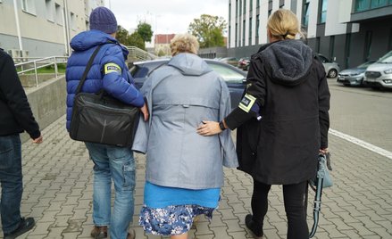 „Gang dyrektorek” wyłudził niemal 40 mln zł dotacji. Zatrzymano 13 kobiet