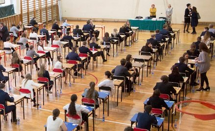 Centralna Komisja Egzaminacyjna twierdzi, że w tym roku wprowadzono ułatwienia dla maturzystów. Nie 