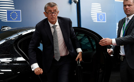 Strzał z pistoletu na pokładzie samolotu premiera Czech