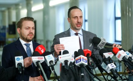 Wiceminister rolnictwa i rozwoju wsi Janusz Kowalski oraz wiceminister klimatu i środowiska Jacek Oz