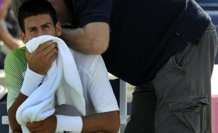 Djokovic pokonal Tommyego Robredo i własne kłopoty zdrowotne