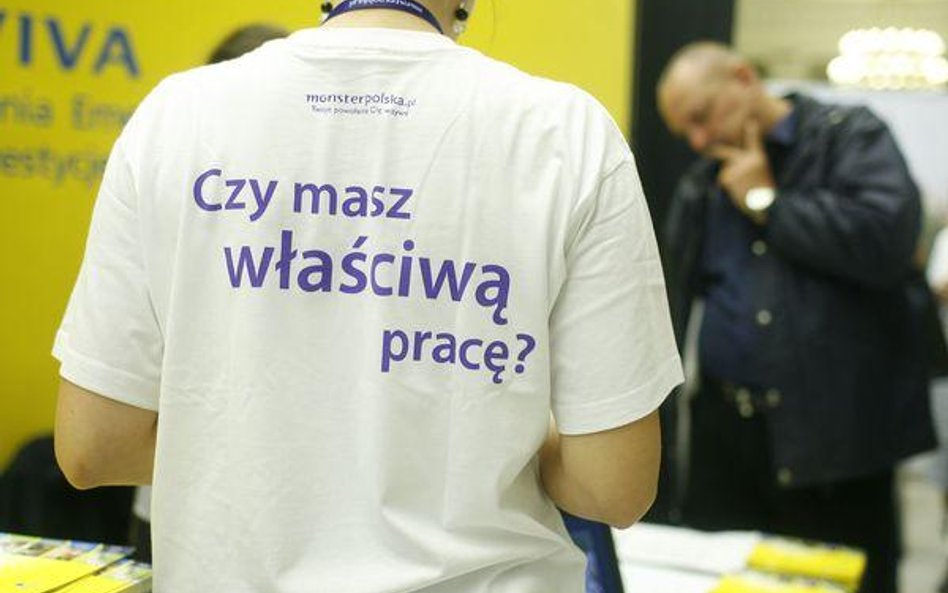 W porównaniu do końca października 2010 liczba bezrobotnych wzrosła o 42,4 tys. osób (2,3 proc.)