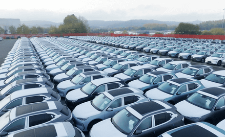 Geely EX5 w porcie w Bristolu
