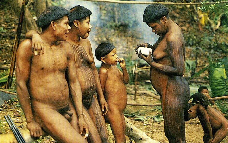 Do połowy ubiegłego wieku Janomami praktycznie nie stykali się z białym człowiekiem.