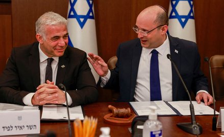 Od lewej szef MSZ Izraela Jair Lapid i premimer Naftali Bennett