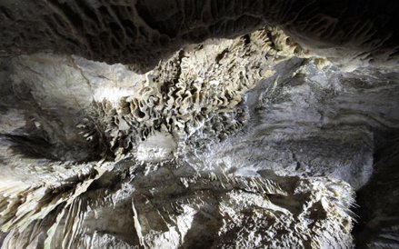 Jaskinie w Han-sur-Lesse w Belgii