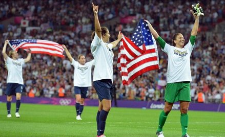 Zawodniczki z USA świętują medal