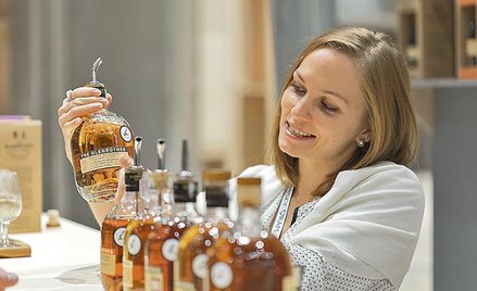 Goście poznańskiej imprezy mogli degustować ok. 60 różnych marek trunków