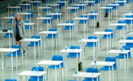 W służbie cywilnej rządzi klucz partyjny