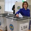 Maia Sandu oddaje głos w wyborach parlamentarnych w Mołdawii