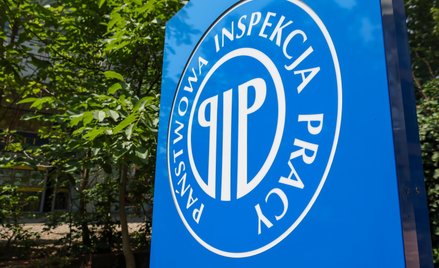 Pracodawca nie musi ustalać z pracownikami terminu, w jakim odbiorą dzień wolny za sobotnie święto -