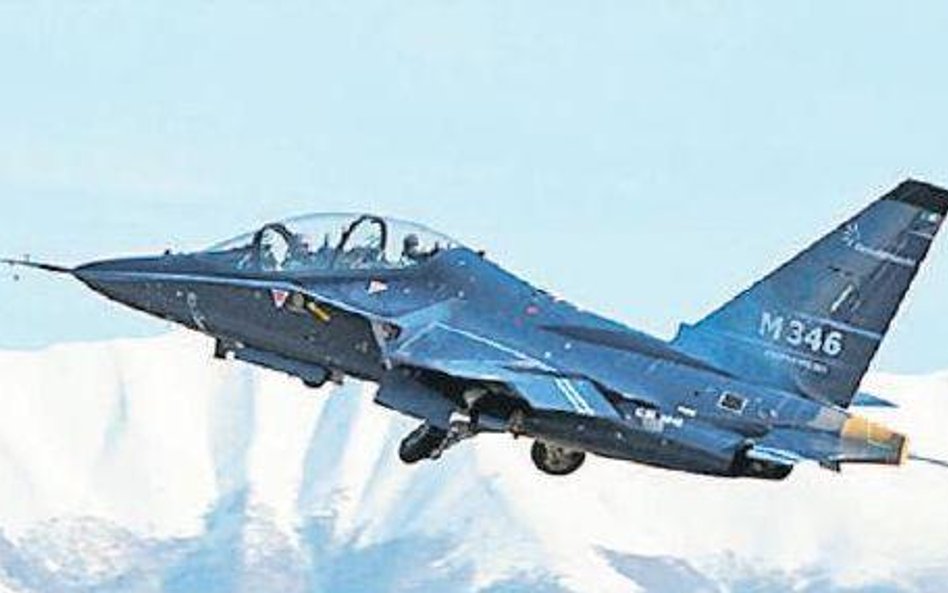 Włoska Alenia Aermacchi. proponuje szkolny odrzutowiec M-346, który trafia właśnie do sił powietrzny