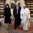 Audiencja Donalda Trumpa (na zdjęciu z małżonką) u papieża Franciszka trwała pół godziny.