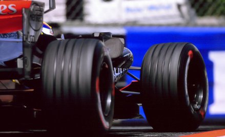 Były szef F1 za odwołaniem sezonu