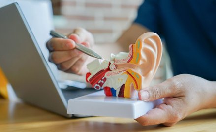 Mieli leczyć szumy uszne, naruszyli zbiorowe prawa pacjentów