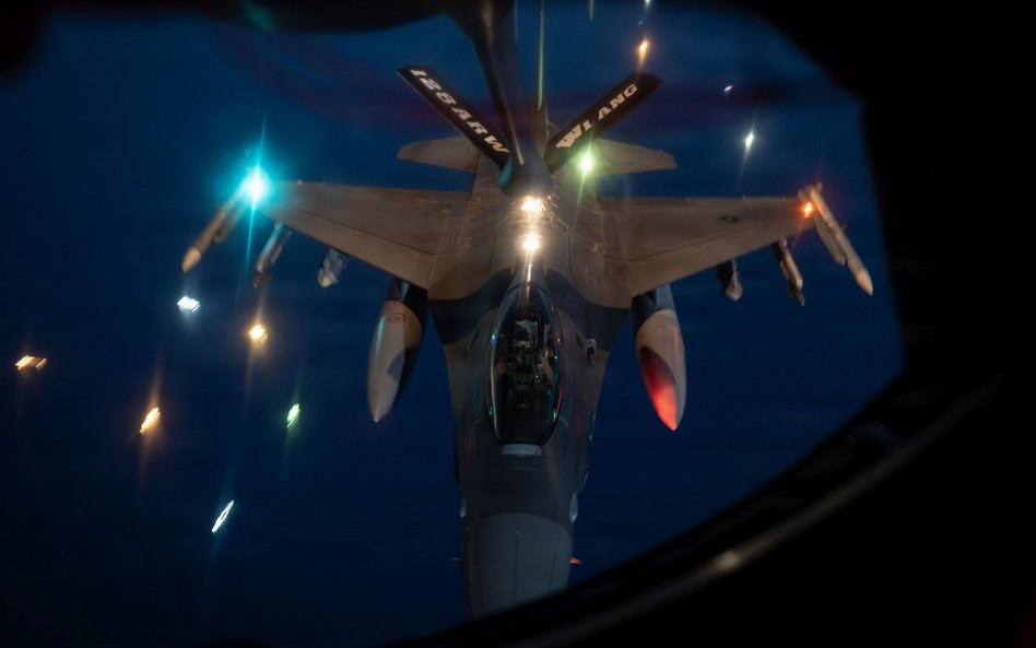 Amerykański F-16 podczas wymierzonej w Iran operacji Epic Fury (fot. ilustracyjna z 2 kwietnia 2026 