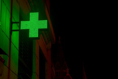 W Warszawie można znaleźć sporo aptek i placówek medycznych otwartych w święta