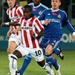 Saidi (przy piłce) podawał, strzelał Koen van der Biezen (z lewej)