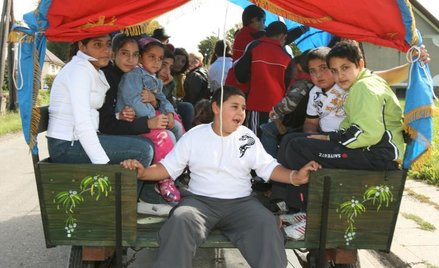 NIK wytyka samorządom brak troski o mniejszości