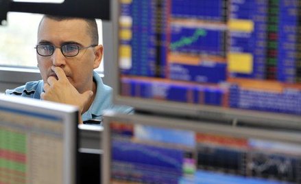 Klienci wycofywali środki, rósł kurs dolara