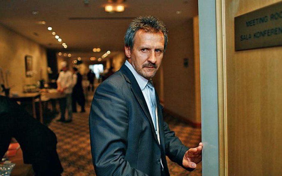 Stefan Majewski musi wybrać takich piłkarzy, którzy w ostatnich meczach uratują resztki nadziei
