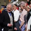 Zgodnie z tradycją Karol III w trakcie ceremonii koronacyjnej będzie kilkukrotnie zmieniał szaty, ni