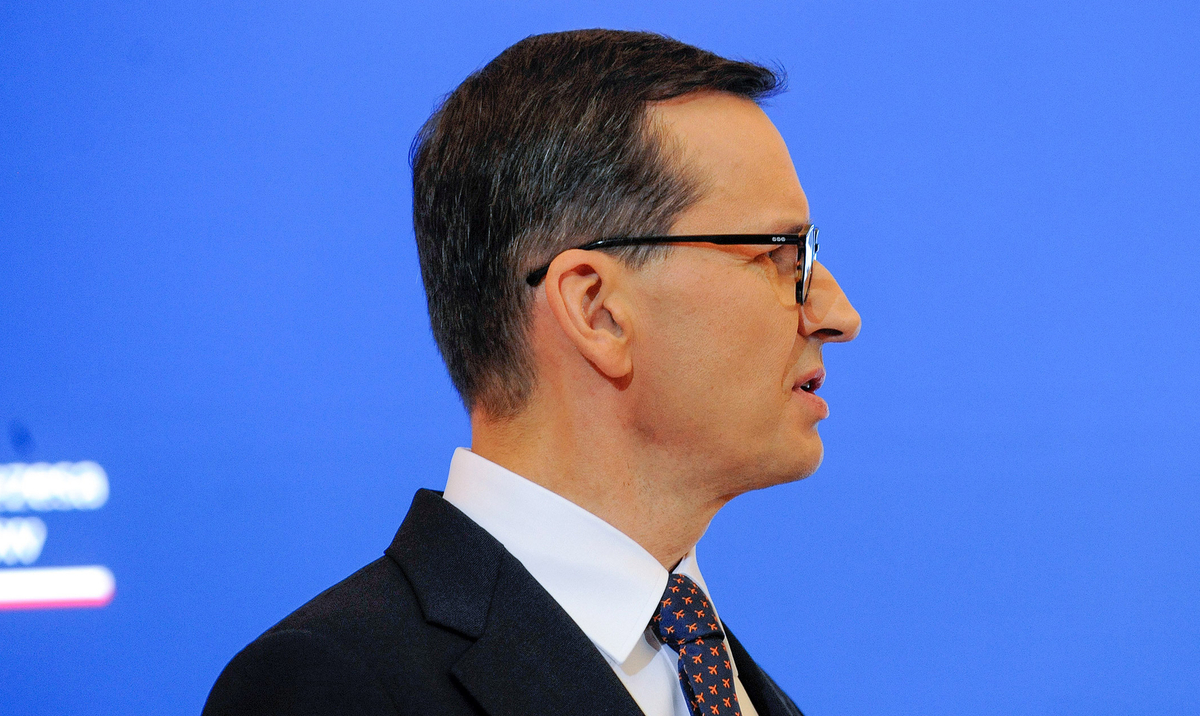 Morawiecki: Obniżony VAT na żywność zostaje na dłużej