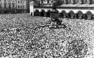 Biały marsz w Krakowie w 1981 r. zaraz po zamachu na papieża.