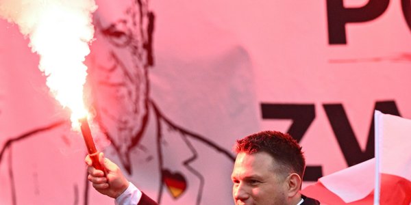 Sławomir Mentzen nie odpowie karnie za racę na Marszu Niepod