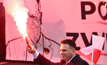 Poseł Konfederacji Sławomir Mentzen przed rozpoczęciem Marszu Niepodległości w 2025 r.