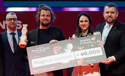 Magnus Carlsen wygrał turniej w Warszawie i zarobił 40 tys. dolarów