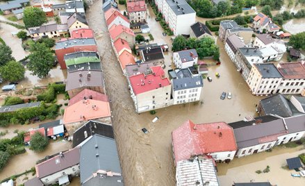 Obowiązująca od 2001 r. ustawa przewiduje uproszczenie procedur budowlanych przy likwidacji skutków 