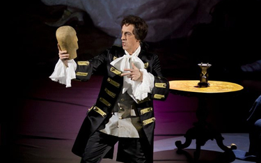 Andrzej Klimczak jako Figaro w spektaklu Ryszarda Peryta