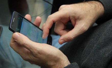 W skrócie: Polacy preferują mobilne bankowanie