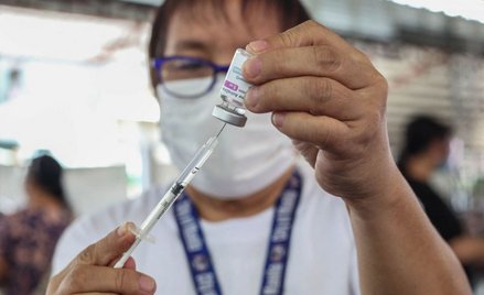 Koronawirus. Kolejny kraj ogranicza stosowanie szczepionki AstraZeneca