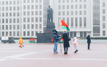 Pomnik Lenina w centrum Mińska. Władze Białorusi wciąż odwołują się do historii ZSRR