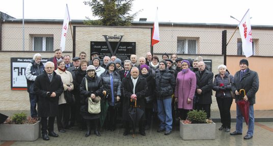 13 grudnia 2015 r. dawni internowani spotkali się przy murze byłego więzienia w Strzebielinku
