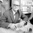 Jarosław Iwaszkiewicz na Kiermaszu Książki na Placu Defilad w Warszawie, 1979 r.