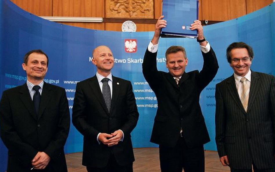 Konferencja prasowa, która odbyła się 2 października w Ministerstwie Skarbu Państwa na temat ugody R