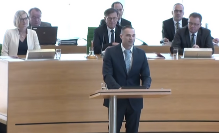 Polityk AfD ubolewa, że rządzący nie ucierpieli w zamachu w Monachium