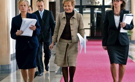 Wiceminister Elżbieta Suchocka-Roguska, minister Zyta Gilowska i wiceminister Katarzyna Zajdel-Kurow