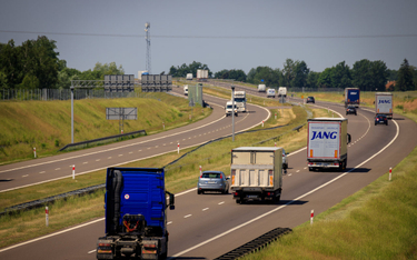 Gospodarka się kręci: na drogach coraz więcej ciężarówek