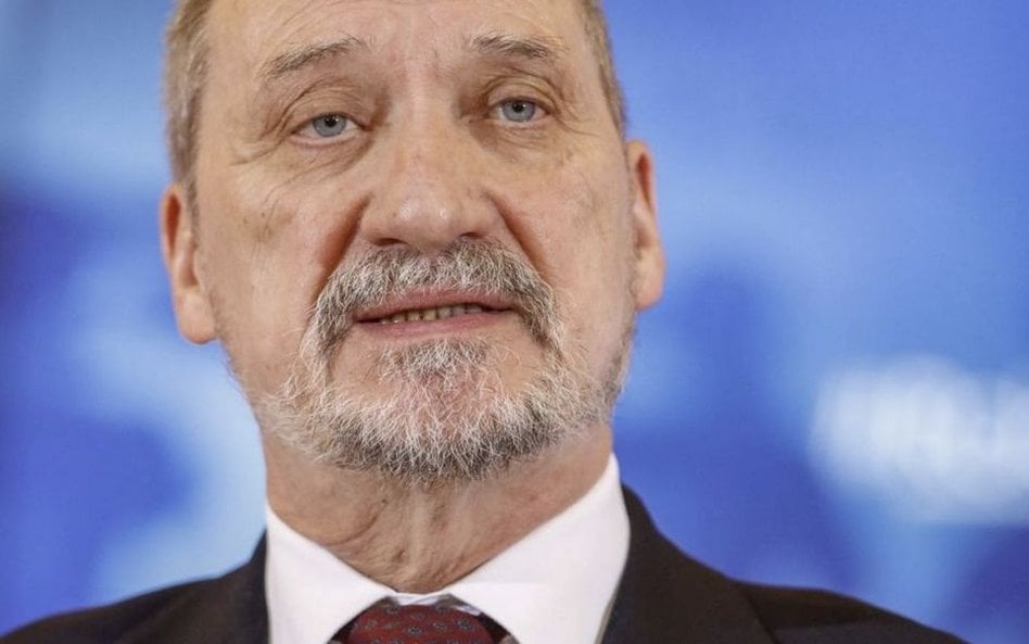 Macierewicz: Zaplecze Marty Lempart odpowiada za najstraszliwsze wydarzenia