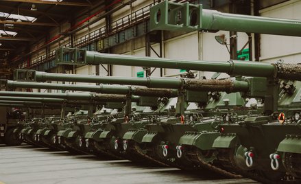 W rządzie jest kolejny pomysł na dofinansowanie przemysłu zbrojeniowego, ale na razie efektów tych d