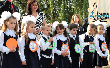 Dzieci z polskiej szkoły w Podbrodziu na Wileńszczyźnie