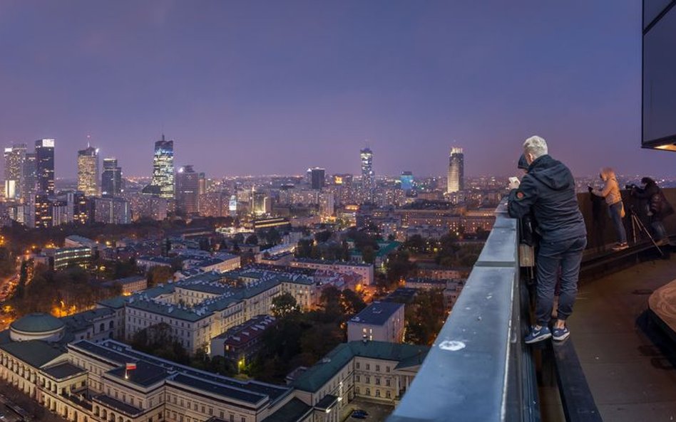 Noc Wieżowców. Warszawa widziana z góry