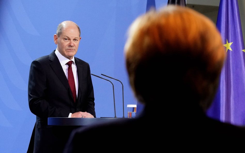 Olaf Scholz w wywiadzie bronił Angeli Merkel i jednocześnie ją skrytykował