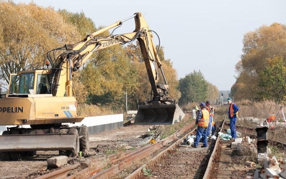 Wielki absurd na torach. Miliardy na zbędny remont